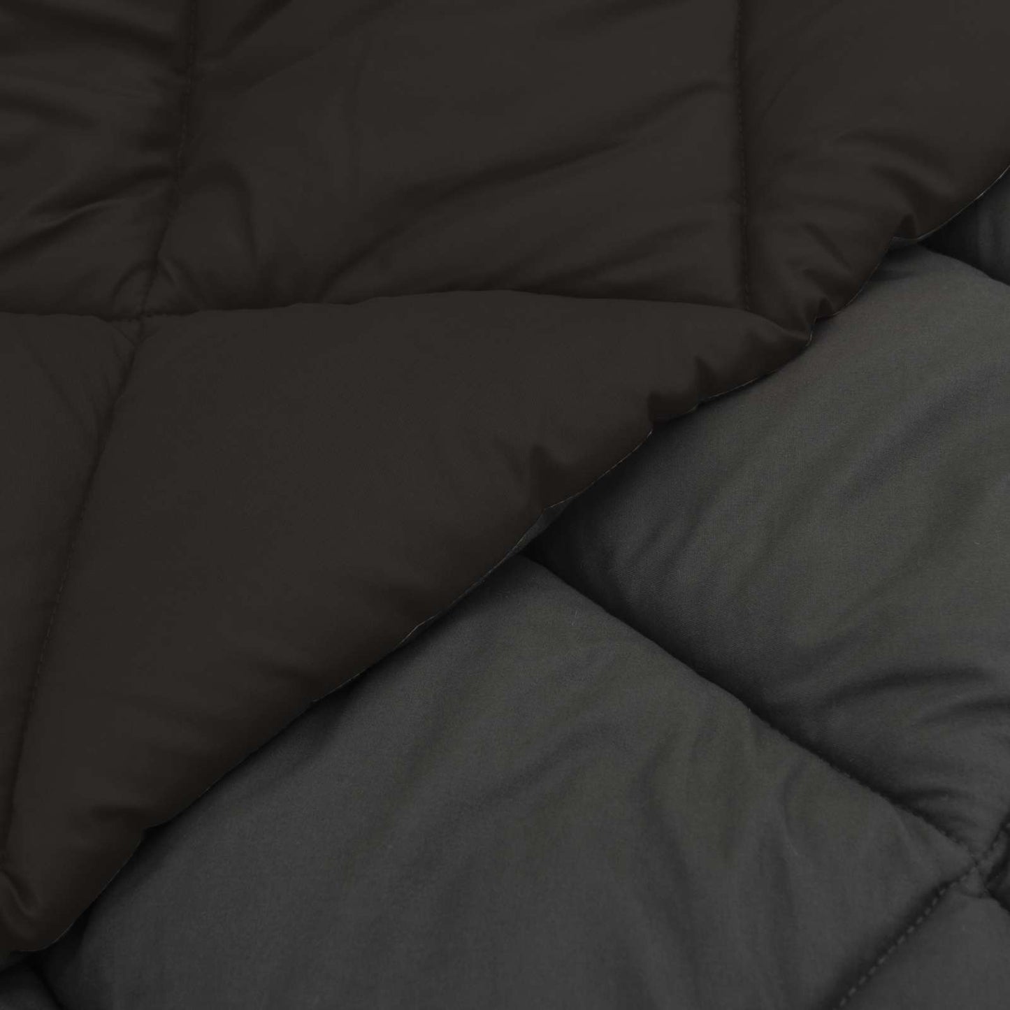 Winter Duvet Black and Anthracite 140 x 200 cm Microfiber