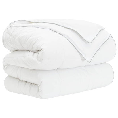 Full Year Duvet White 140 x 220 cm Bamboo Fiber
